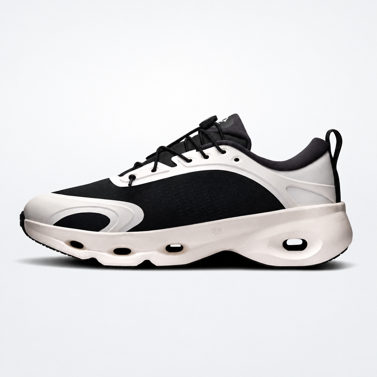 LOEWE × On Cloudsolo – Black / White